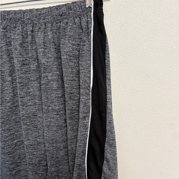 Boys RBX athletic shorts size XL - Picture 2 of 6